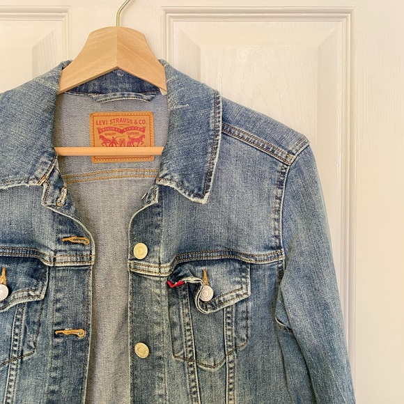 Levi’s Denim Jacket - Picture 1 of 5
